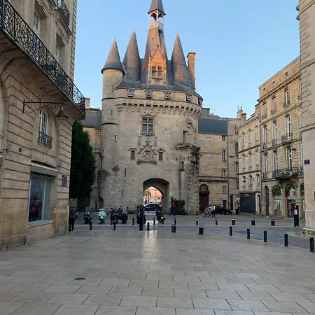 Hebergement Renove Place Du Palais Avec Parking *