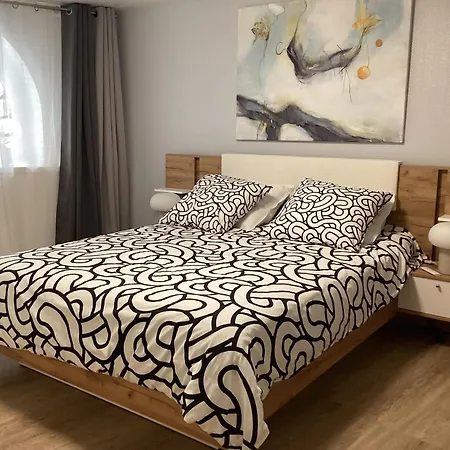 Hebergement Renove Place Du Palais Avec Parking *