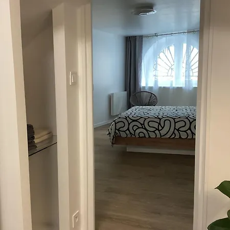 Hebergement Renove Place Du Palais Avec Parking בורדו