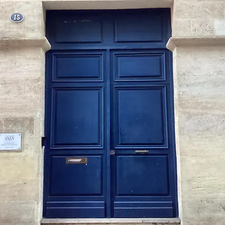 Hebergement Renove Place Du Palais Avec Parking *