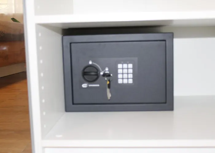 Apartment Hebergement Renove Place Du Palais Avec Parking Bordeaux