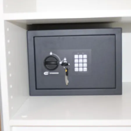 Apartament Hebergement Renove Place Du Palais Avec Parking Bordeaux